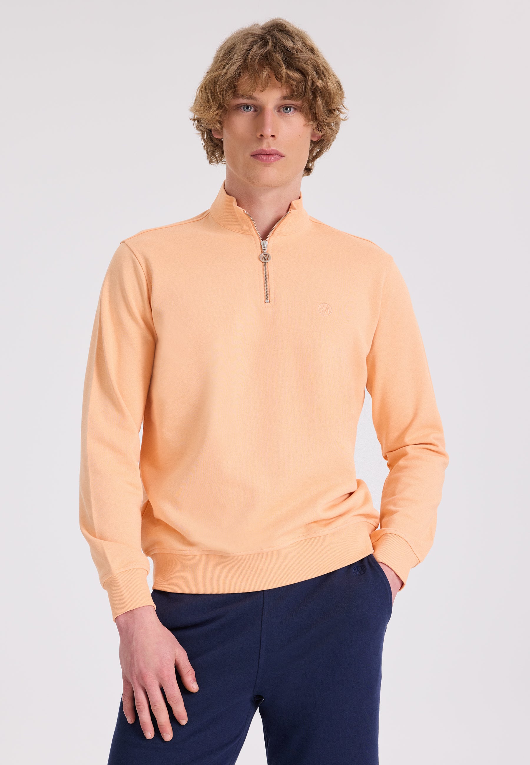 CORE HALF ZIP SWEAT in Apricot Wash