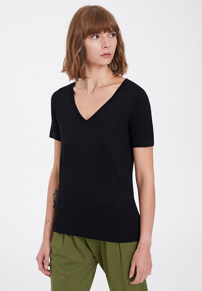 V Neck Tee in Black