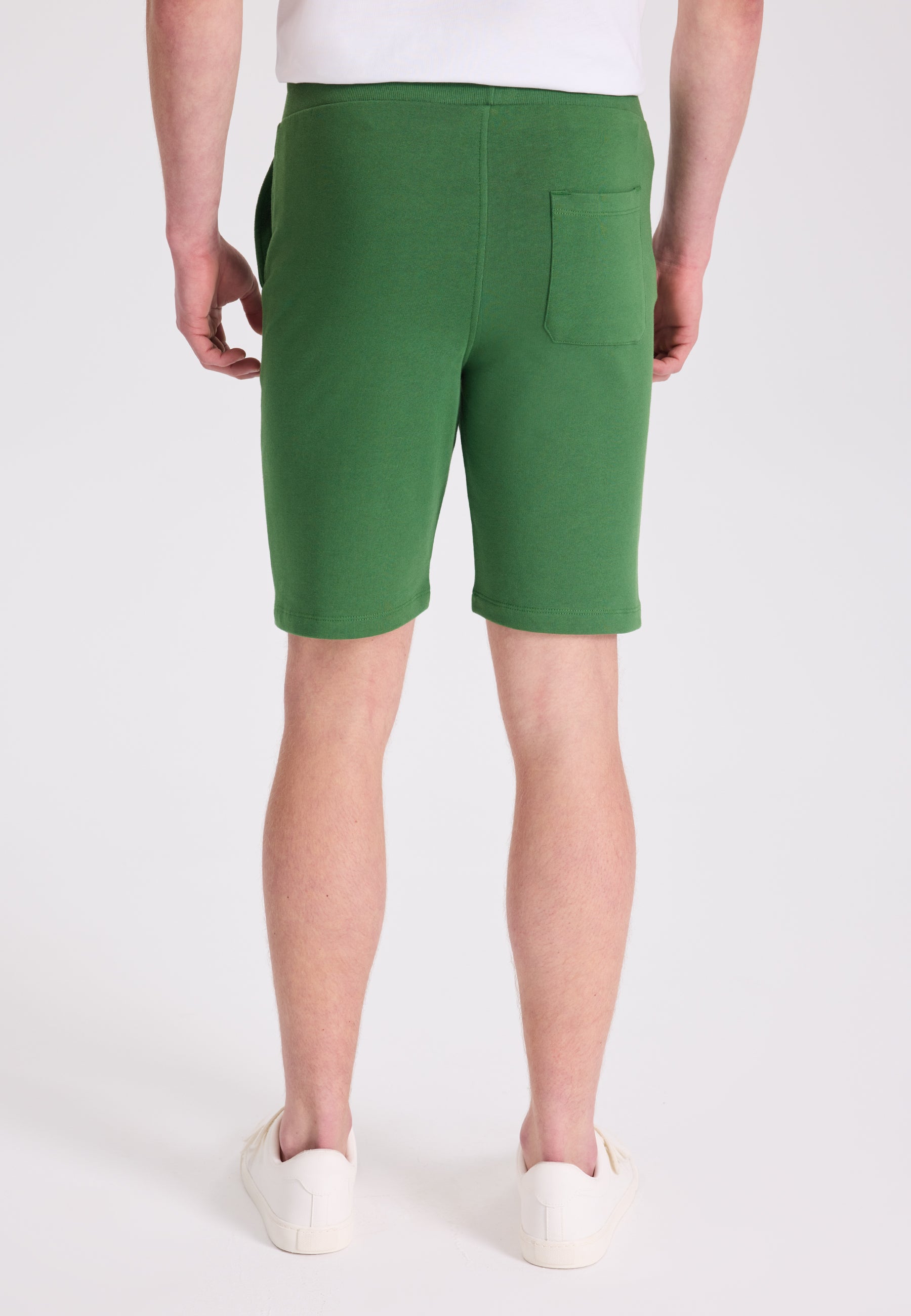 CORE SHORTS in Piquant Groen