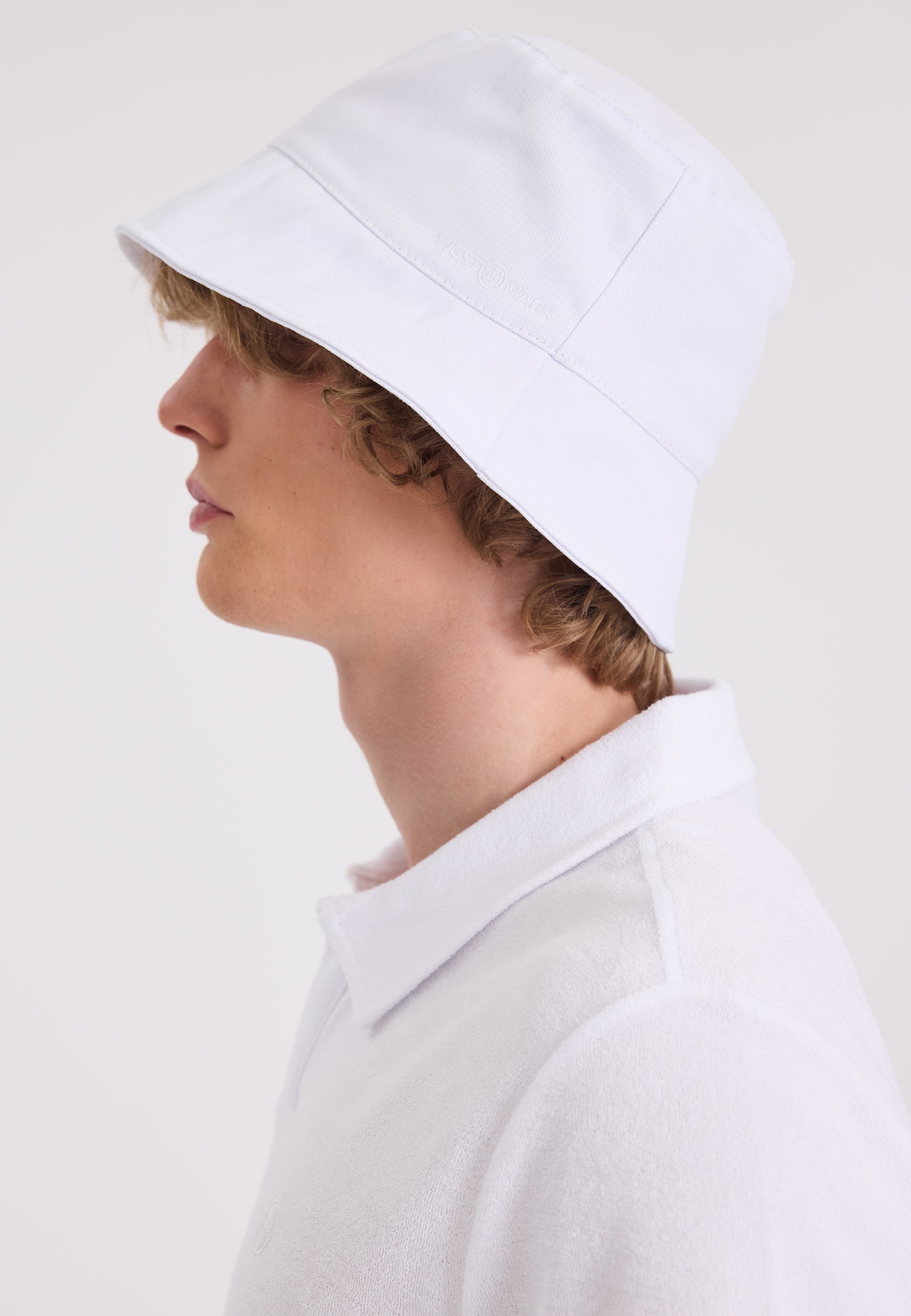 WMBOBBY BUCKET HAT in White